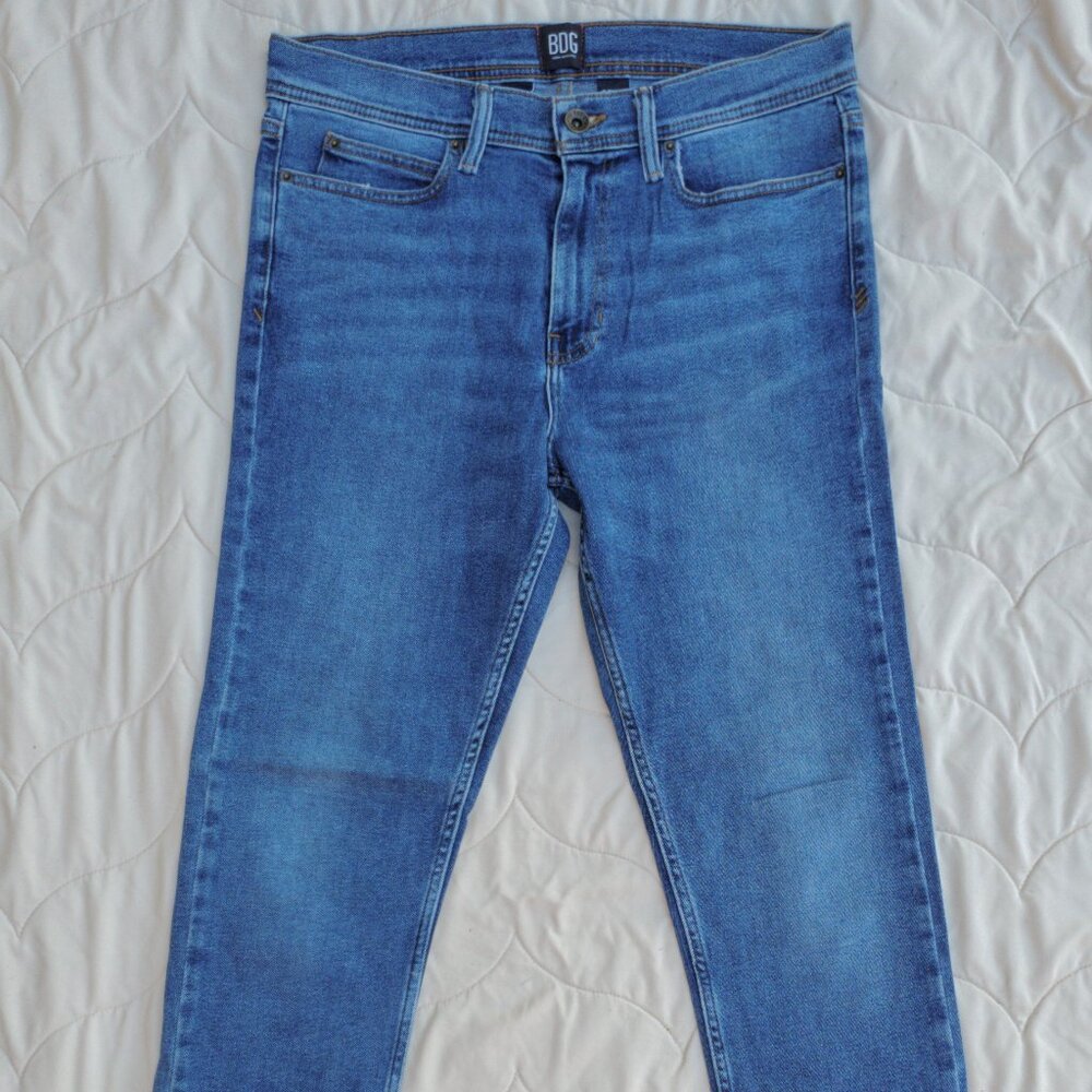 Urban Outfitters BDG blue jeans skinny stretch med wash fade 33 waist, 31 inseam